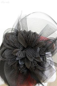 Gothic Haarschmuck „Dark Blossom“ mit Federn & Schleiernetz